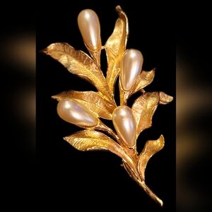 Vintage Arthur Pepper Gold-tone & Faux Pearl Brooch